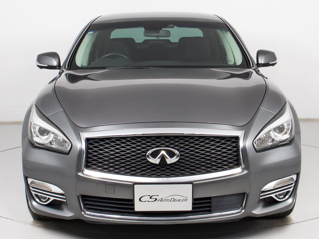 禁煙車です！室内は嫌なニオイも無く、すご
く綺麗な状態です！禁煙車・・特にセダンタ
イプのお車では少ないですよね！！タバコの
ニオイが苦手なお客様必見です！快適にご乗
車頂けます！！