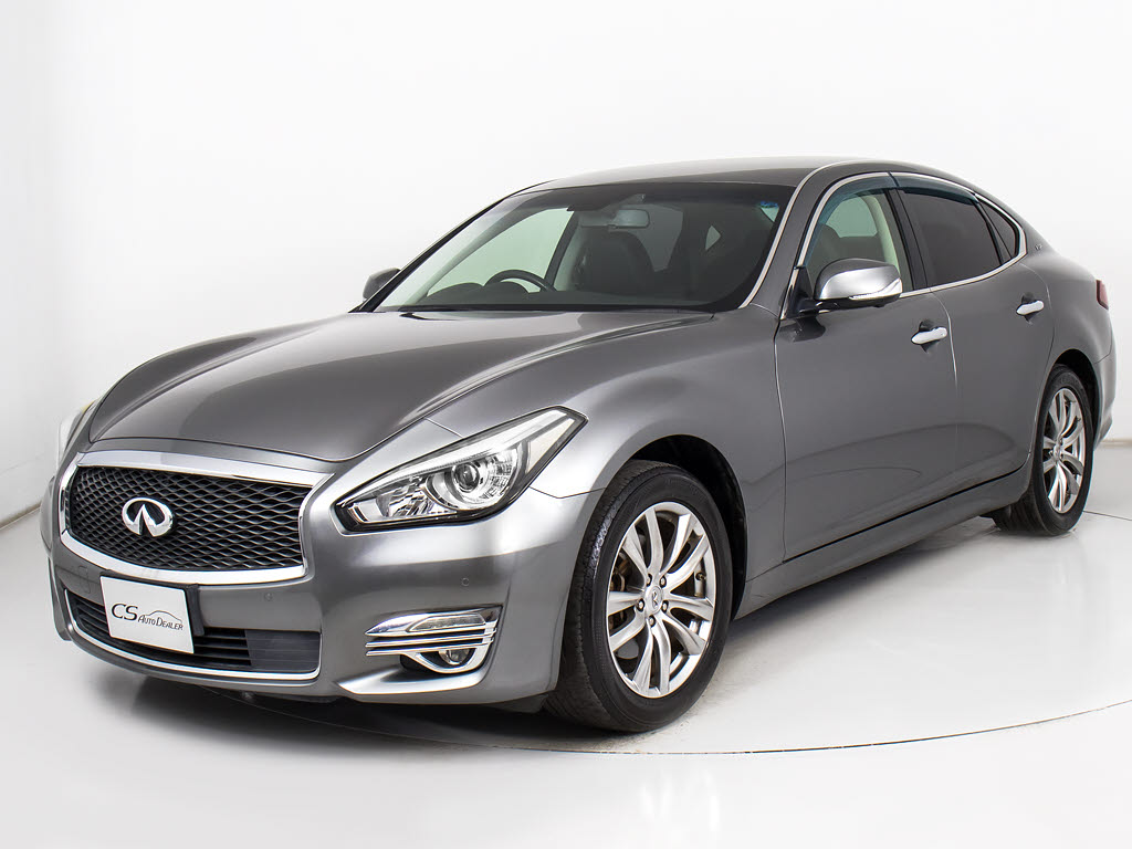 ガラス系ボディコーティングご施工可能です
！下地作りからこだわり塗装面の艶や輝きを
取り戻し肉厚被膜で塗装面を守ります！