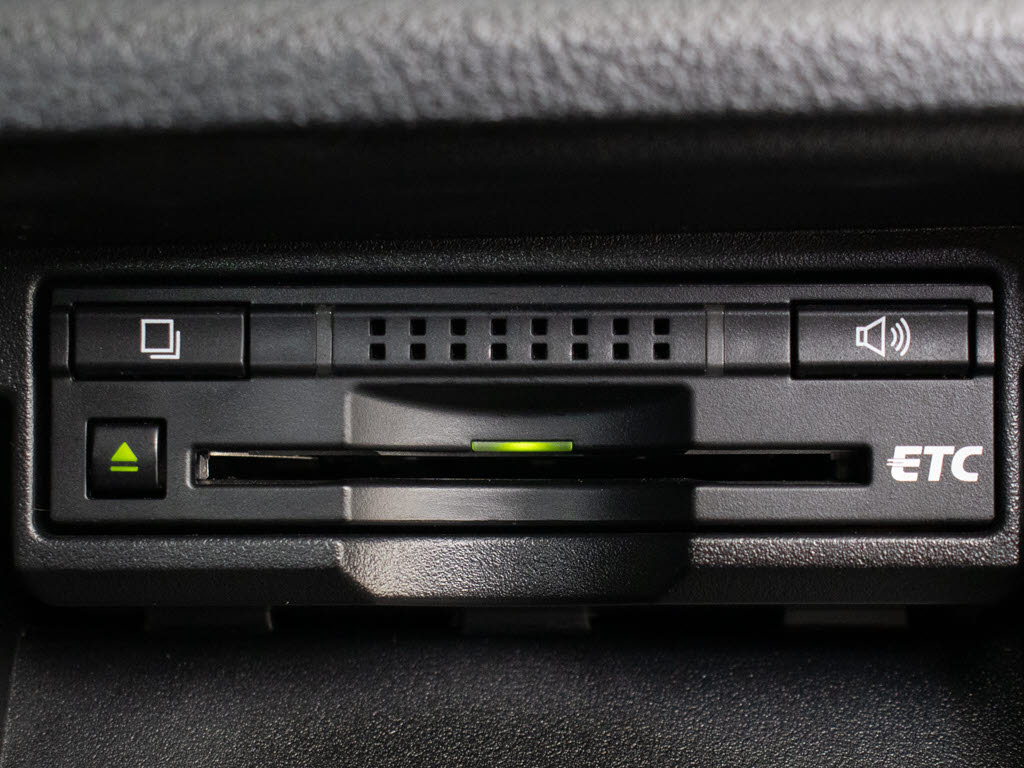 ★ＥＴＣが装備されています！！高速道路を
利用する際は必需品ですよね！！ストレス無
く料金所を通過出来ます！