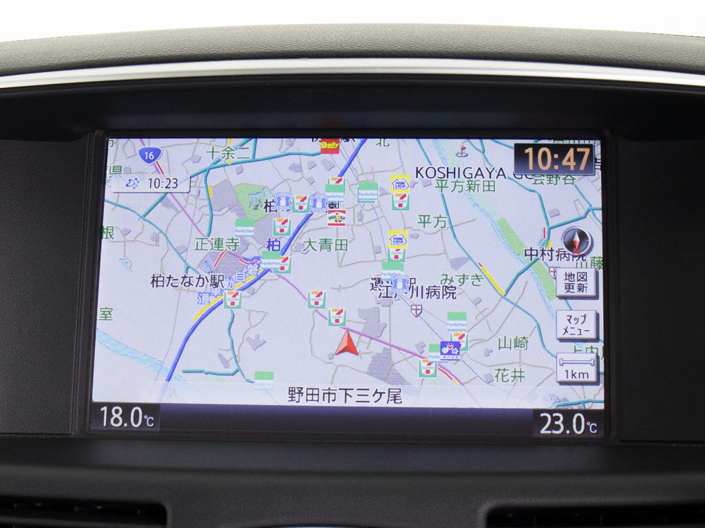 機能満載の純正ＨＤＤナビは高精細に加え音
楽の録音機能ミュージックサーバー機能でい
つでもお好きな音楽が聴けます。