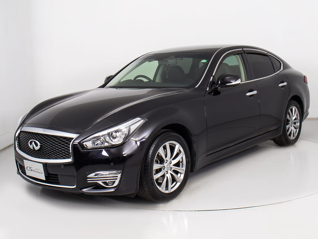 ガラス系ボディコーティングご施工可能です
！下地作りからこだわり塗装面の艶や輝きを
取り戻し肉厚被膜で塗装面を守ります！