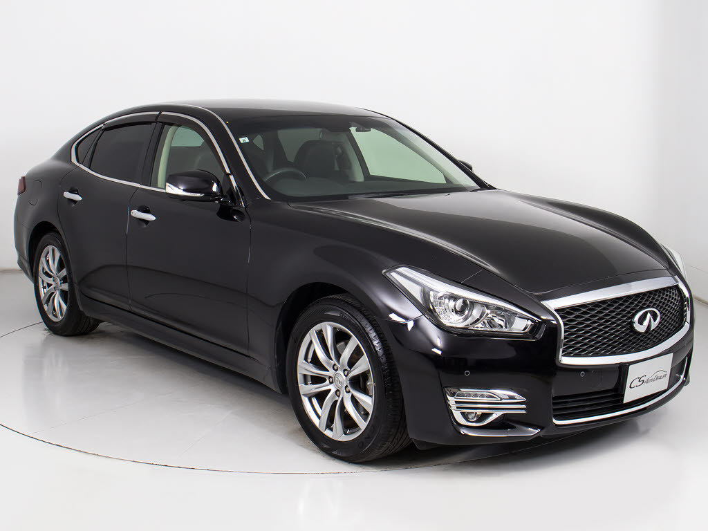 ガラス系ボディコーティングご施工可能です
！下地作りからこだわり塗装面の艶や輝きを
取り戻し肉厚被膜で塗装面を守ります！