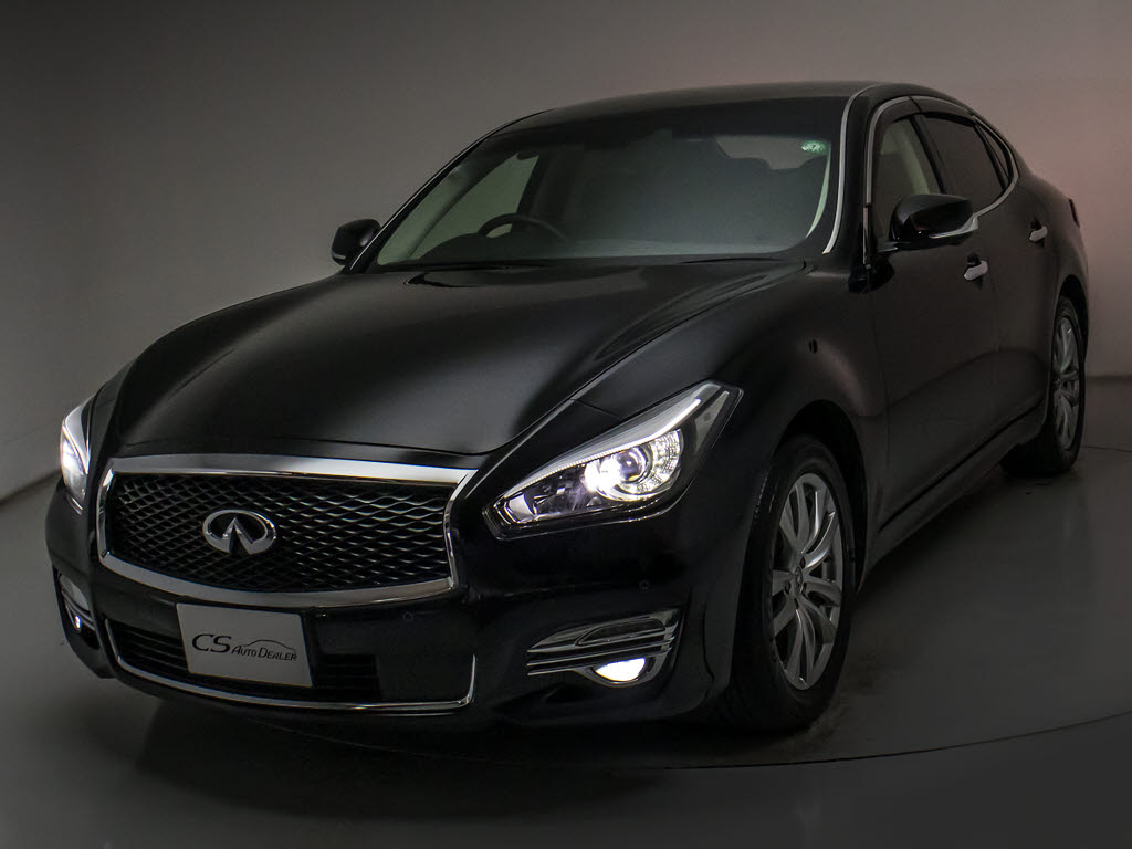 フロントビューの存在感をご覧ください！！
ヘッドライトは視界良好のライト、さらにフ
ォグライト搭載。デザイン性も高いのが特権
です。