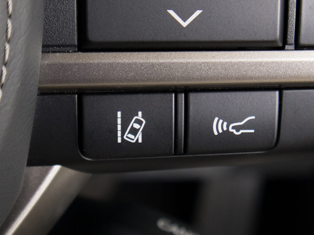 衝突回避支援型プリクラッシュセーフティシ
ステム＋　前方に出現した障害物に対し警報
を発し、ドライバーに警告。同時にブレーキ
アシストにより衝突回避と速度を軽減します
。