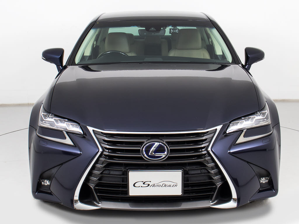 禁煙車です！室内は嫌なニオイも無く、すご
く綺麗な状態です！禁煙車・・特にセダンタ
イプのお車では少ないですよね！！タバコの
ニオイが苦手なお客様必見です！快適にご乗
車頂けます！！