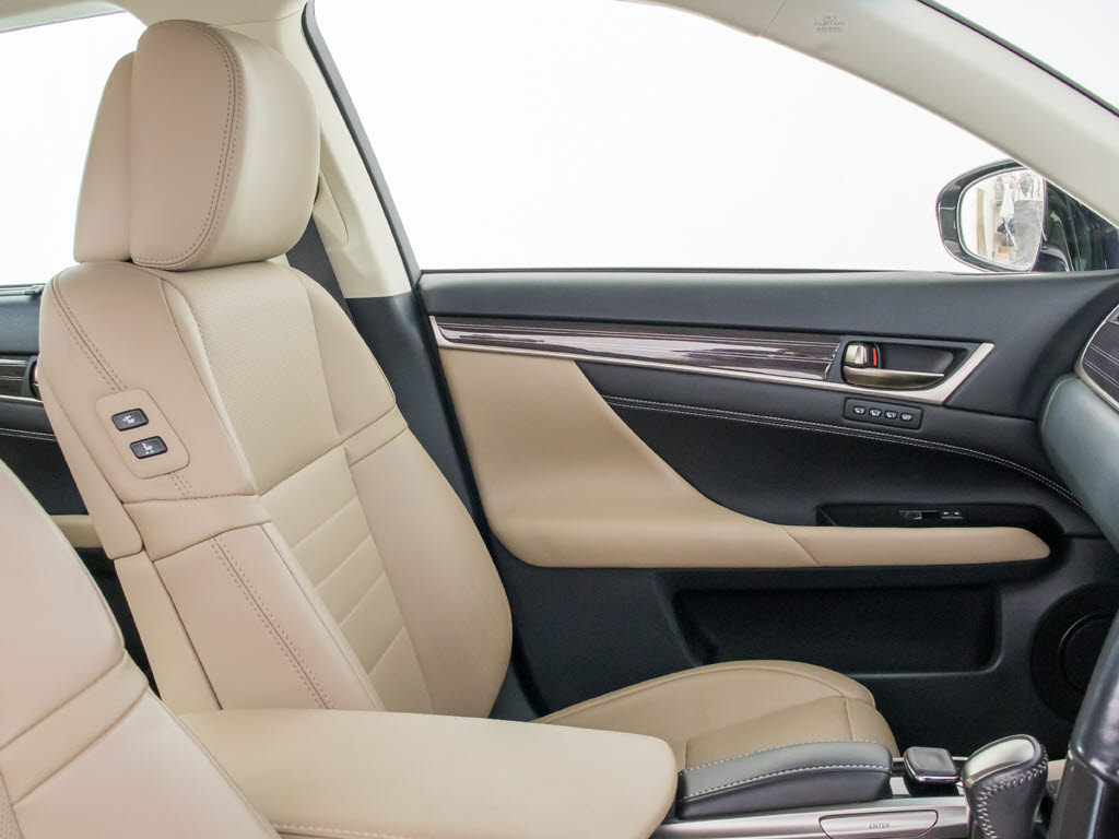 当社では、一般のクリーニングでは満足せず
、オゾンを利用した、根本的な脱臭・消臭・
除菌クリーニングも承っております！