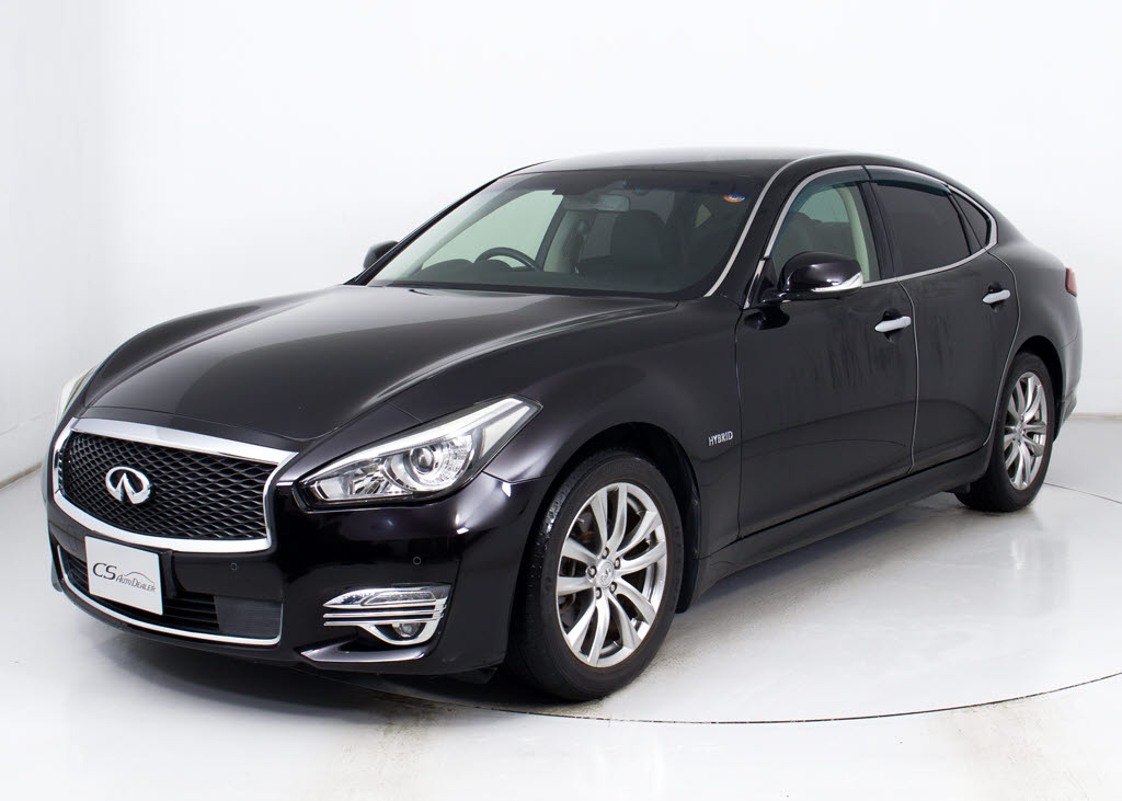 ガラス系ボディコーティングご施工可能です
！下地作りからこだわり塗装面の艶や輝きを
取り戻し肉厚被膜で塗装面を守ります！