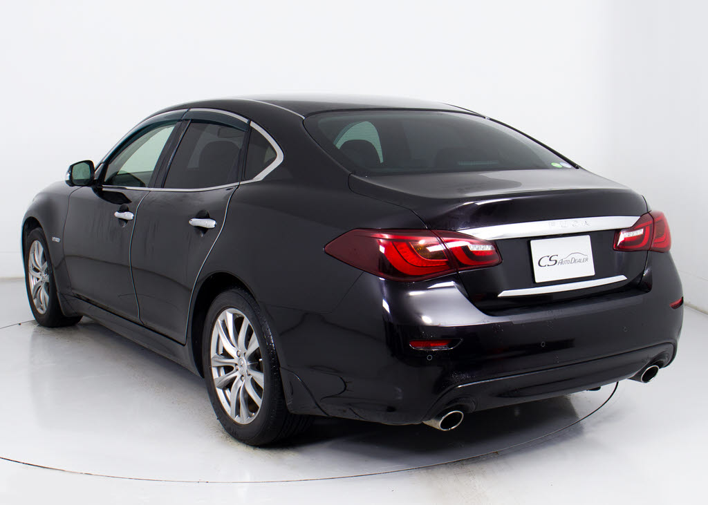 お車の下取りもお任せ下さい！国産、外車、
年式、走行距離問わず、どんなお車でも下取
りさせて頂きます。皆様のご相談お待ちして
おります！