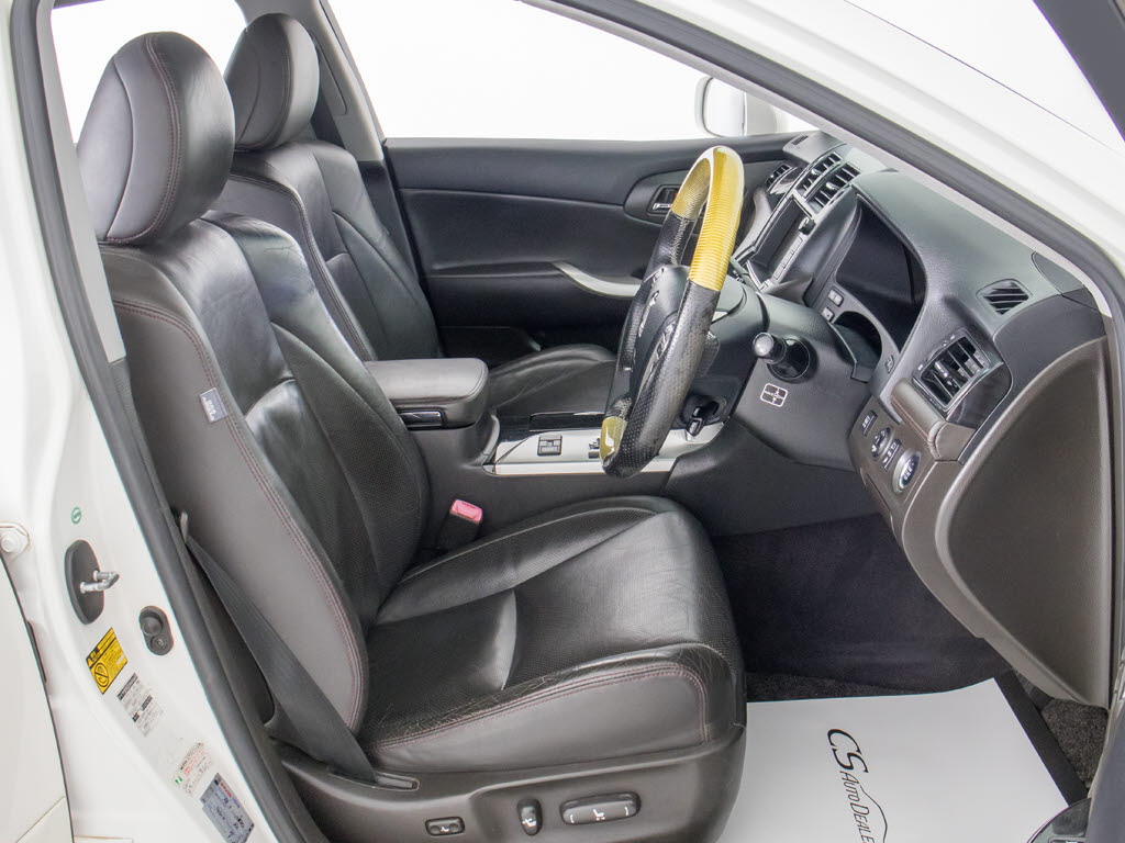 快適エアシート＆シートヒーターを装備して
います！高級車ならではの装備です！シート
が暖まる機能！シートから冷風が出る機能！
どちらも付いています！！寒い冬も、暑い夏
も快適にご乗車頂けます！！