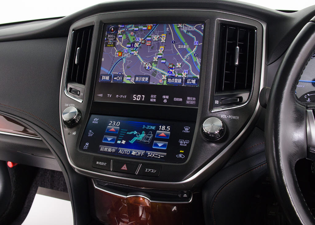 メーカー純正の大画面ＨＤＤナビが装備され
ています！操作も簡単！見やすい！純正だか
らこその使いやすさ！