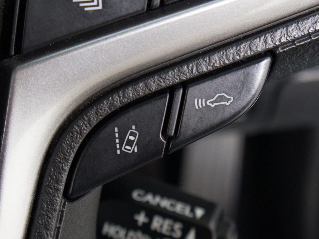 さまざまな機能を統合した衝突回避支援パッ
ケージ、「トヨタ　セーフティセンス」！衝
突軽減システムや車線逸脱防止機能等の最先
端の予防安全（アクティブセーフティ）技術
です。