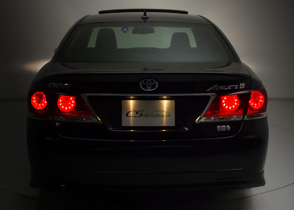 ★テールスモークやＬＥＤ加工、マフラー、
ルーフスポイラー、エアロパーツなど取り付
け承ります！