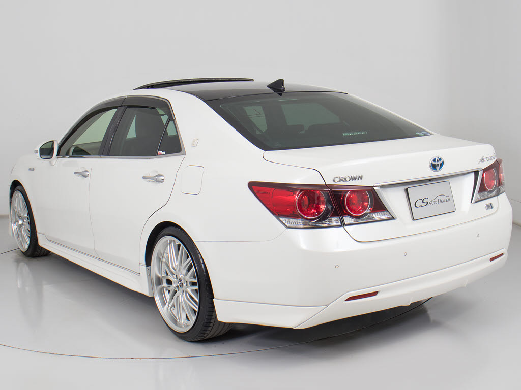 フルエアロが装着されています！お好みはい
かがですか？今付いているデザイン以外にも
、各ブランドのエアロを格安にてお取付け出
来ます！又、エアロを外してノーマル状態に
する事も出来ます！！