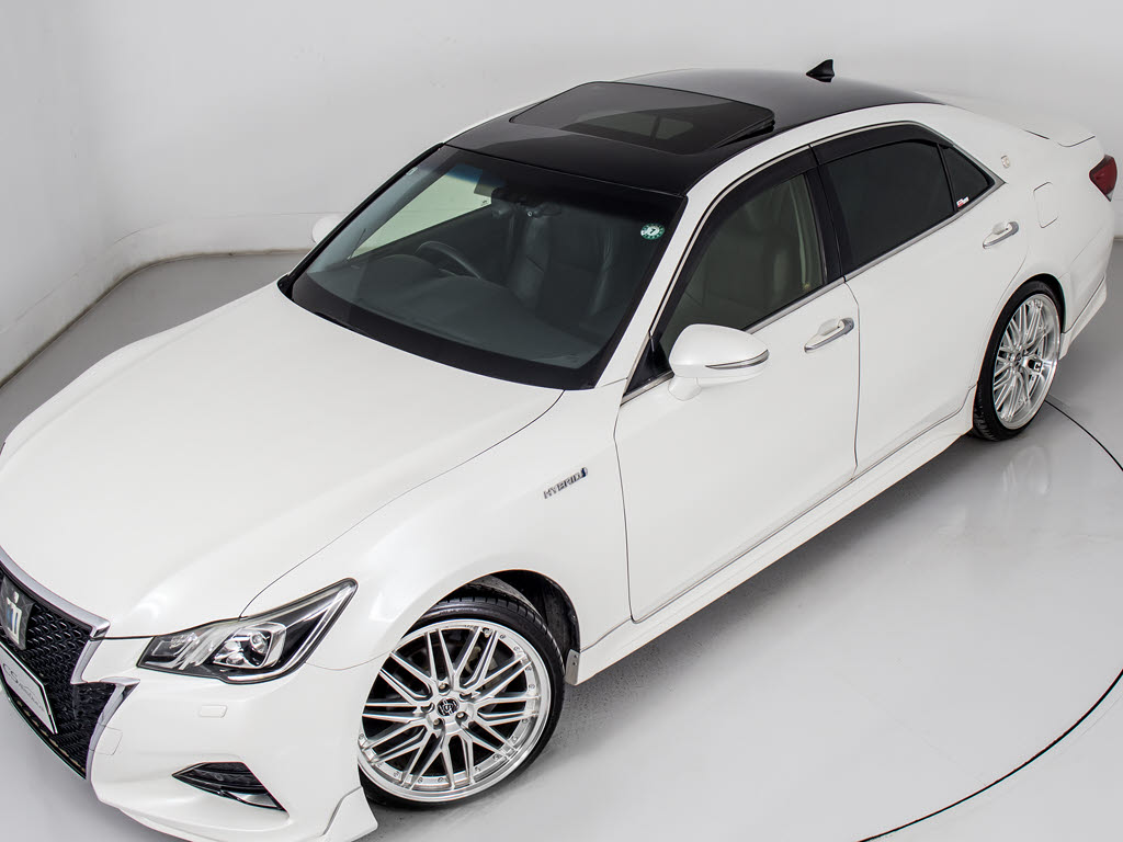 今人気のルーフブラック！欧州高級セダンが
取り入れたことにより、波及したのがルーフ
ブラックです！他との違いを見せつけて下さ
い！