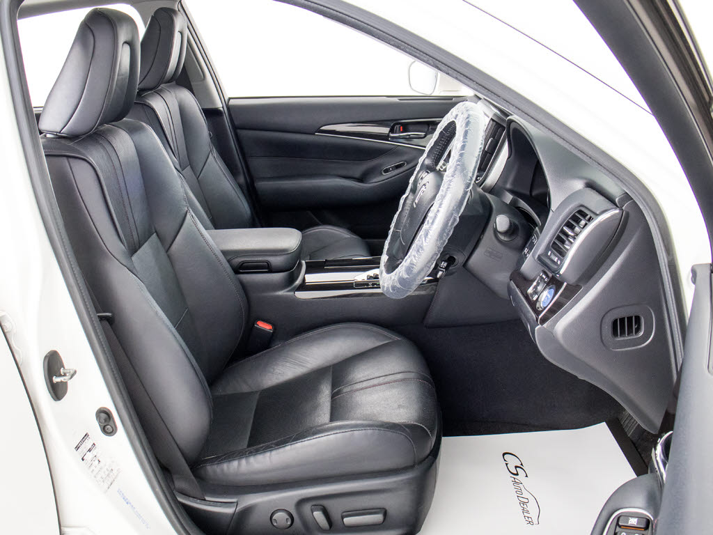 快適エアシート＆シートヒーターを装備して
います！高級車ならではの装備です！シート
が暖まる機能！シートから冷風が出る機能！
どちらも付いています！！寒い冬も、暑い夏
も快適にご乗車頂けます！！