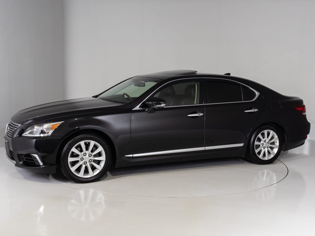 アルミカスタムやエアロカスタムなどのドレ
スアップも承っております！