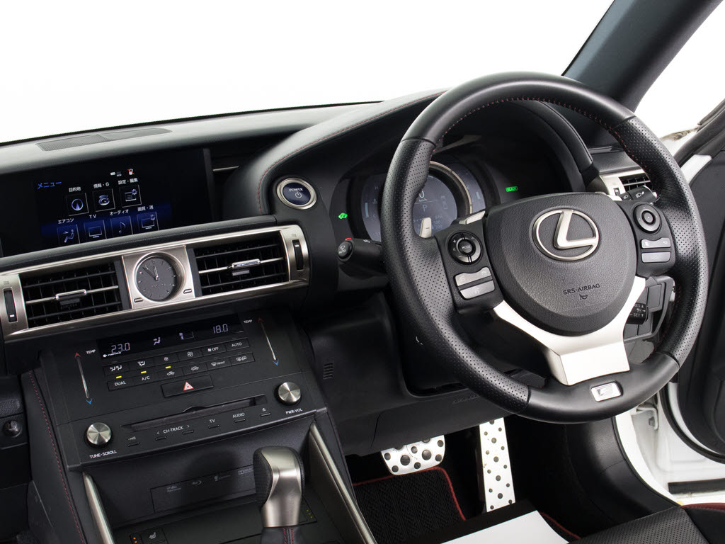 ★使いやすさや安全性を追求したステアリン
グ周り！高級車ゆえにスイッチ類が多いのも
特徴ですね！考え尽くされた配置ですぐに使
いこなす事が出来ますのでご安心下さい！是
非、体感してみて下さい！！