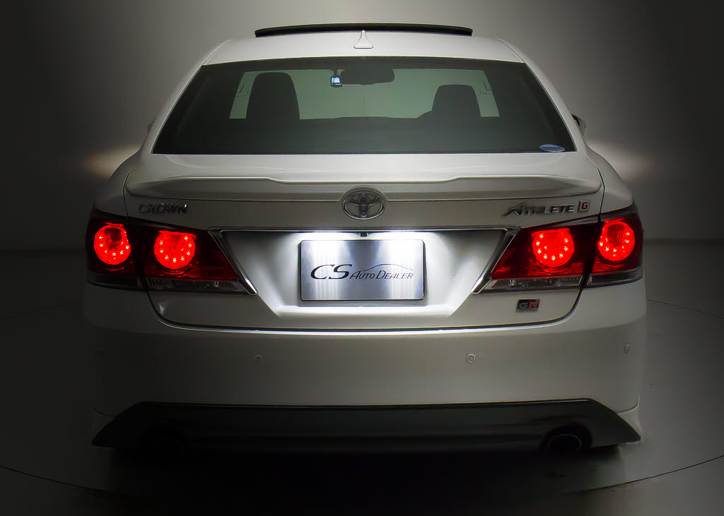 ★テールスモークやＬＥＤ加工、マフラー、
ルーフスポイラー、エアロパーツなど取り付
け承ります！