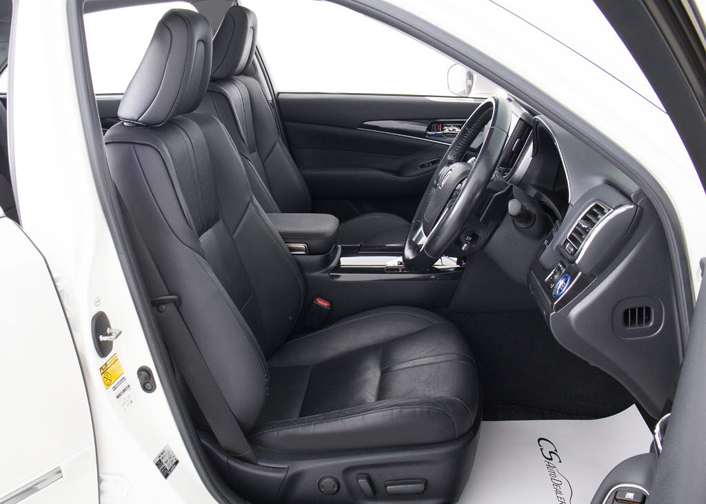 快適エアシート＆シートヒーターを装備して
います！高級車ならではの装備です！シート
が暖まる機能！シートから冷風が出る機能！
どちらも付いています！！寒い冬も、暑い夏
も快適にご乗車頂けます！！