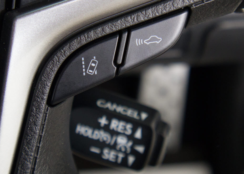 さまざまな機能を統合した衝突回避支援パッ
ケージ、「トヨタ　セーフティセンス」！衝
突軽減システムや車線逸脱防止機能等の最先
端の予防安全（アクティブセーフティ）技術
です。