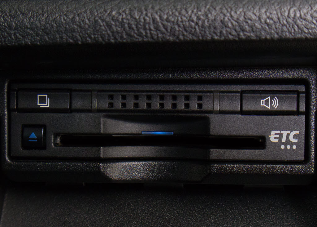 ★ＥＴＣが装備されています！！高速道路を
利用する際は必需品ですよね！！ストレス無
く料金所を通過出来ます！