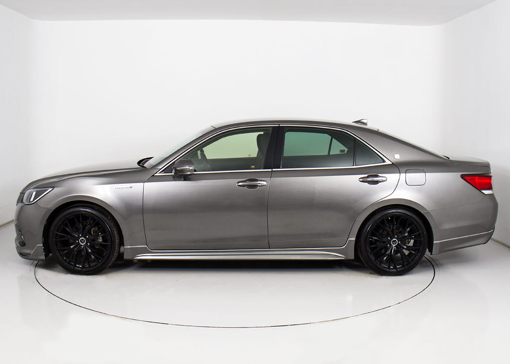 フルエアロが装着されています！お好みはい
かがですか？今付いているデザイン以外にも
、各ブランドのエアロを格安にてお取付け出
来ます！又、エアロを外してノーマル状態に
する事も出来ます！！