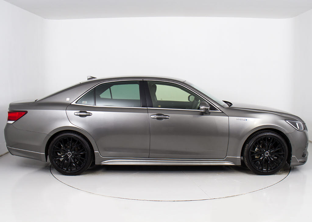 フルエアロが装着されています！お好みはい
かがですか？今付いているデザイン以外にも
、各ブランドのエアロを格安にてお取付け出
来ます！又、エアロを外してノーマル状態に
する事も出来ます！！