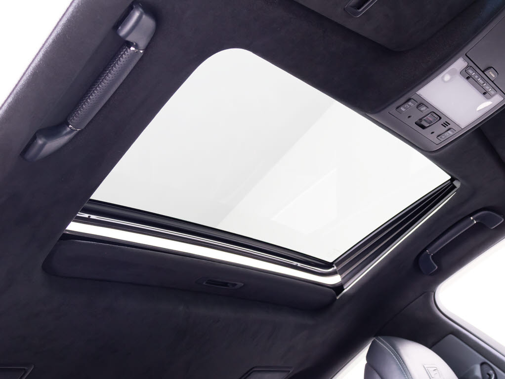 お探しの方必見の人気装備サンルーフ！