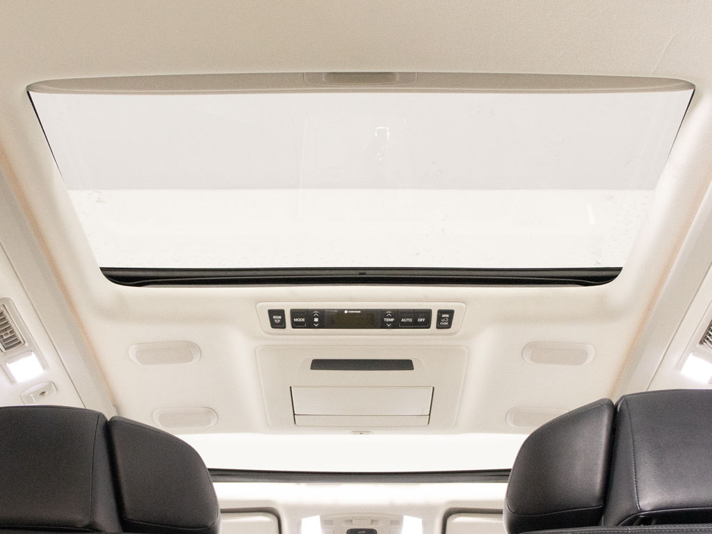 ★サンルーフ★‌人気装備のサンルーフ装着
！開放的な空間をお楽しみいただけます！