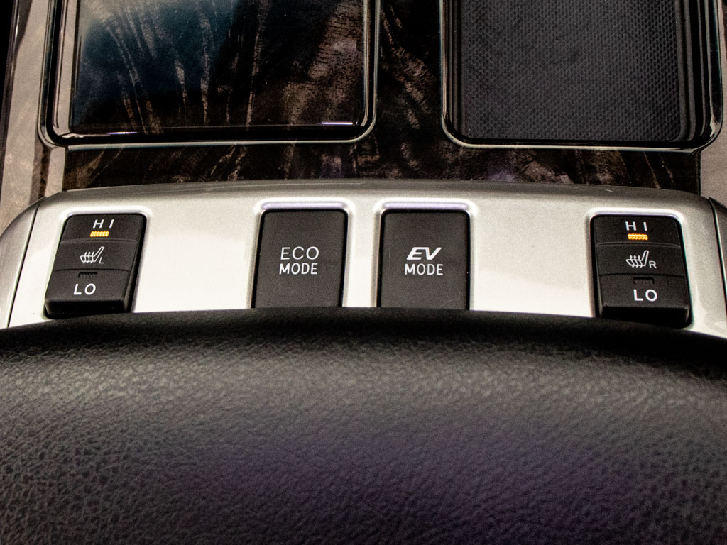 ★シートヒーター★寒い日もに嬉しい装備！
温度の調整も可能となっております！