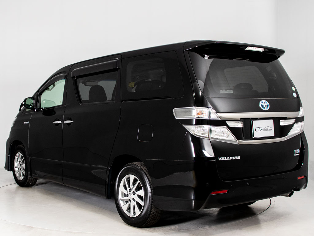 ★展示前点検実施★特殊な機材も用いて、全
車点検を実施しております！