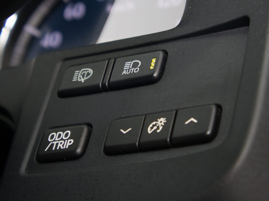 使いやすさや安全性を追求したステアリング
周り！高級車ゆえにスイッチ類が多いのも特
徴ですね！考え尽くされた配置ですぐに使い
こなす事が出来ますのでご安心下さい！是非
、体感してみて下さい！！