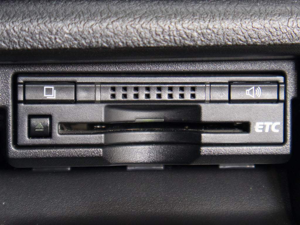 ★ＥＴＣが装備されています！！高速道路を
利用する際は必需品ですよね！！ストレス無
く料金所を通過出来ます！