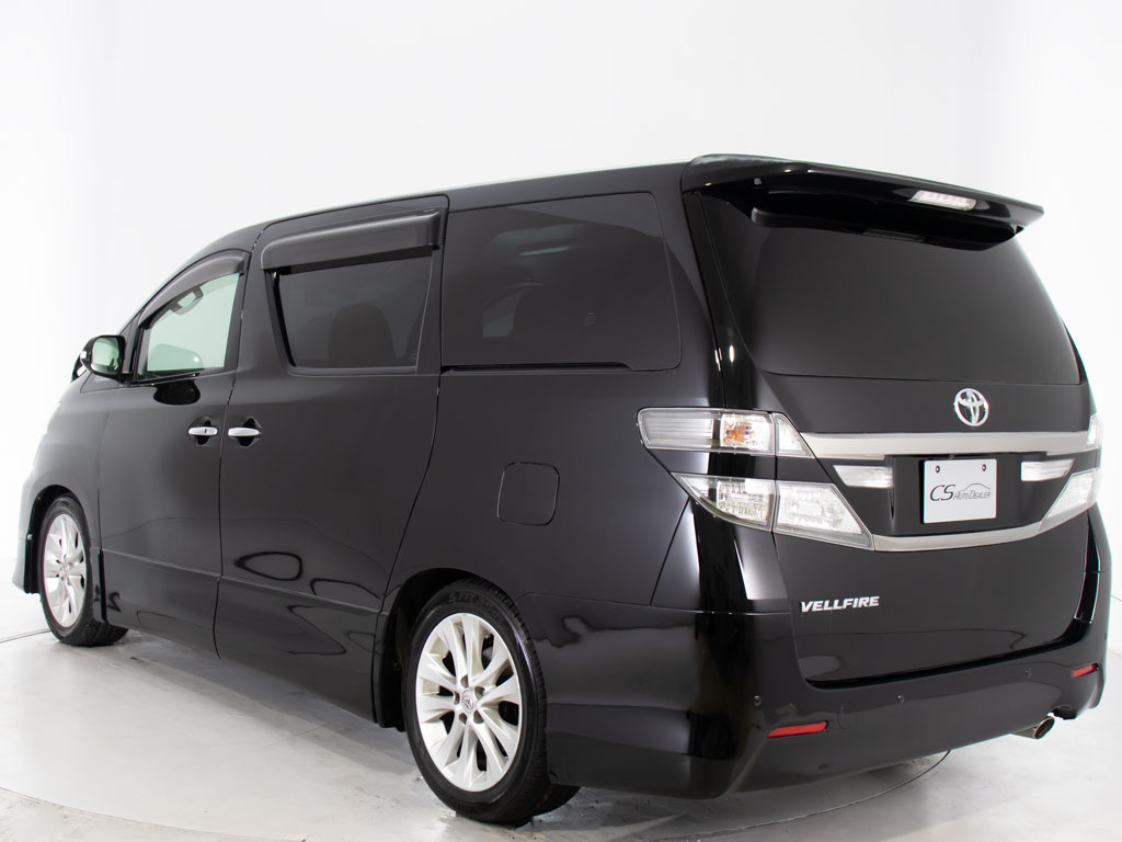 ★展示前点検実施★特殊な機材も用いて、全
車点検を実施しております！