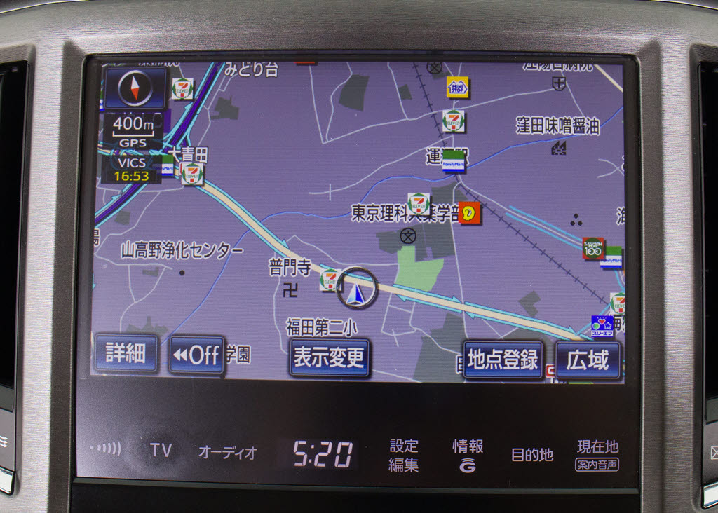 メーカー純正の大画面ＨＤＤナビが装備され
ています！操作も簡単！見やすい！純正だか
らこその使いやすさ！