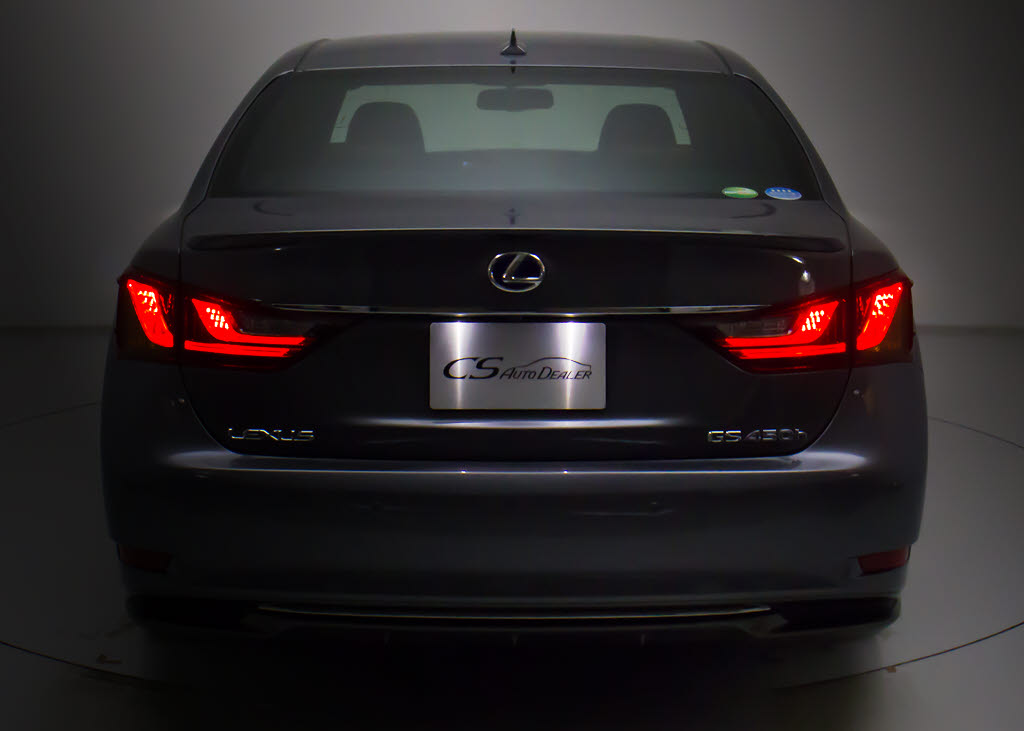 ★テールスモークやＬＥＤ加工、マフラー、
ルーフスポイラー、エアロパーツなど取り付
け承ります！