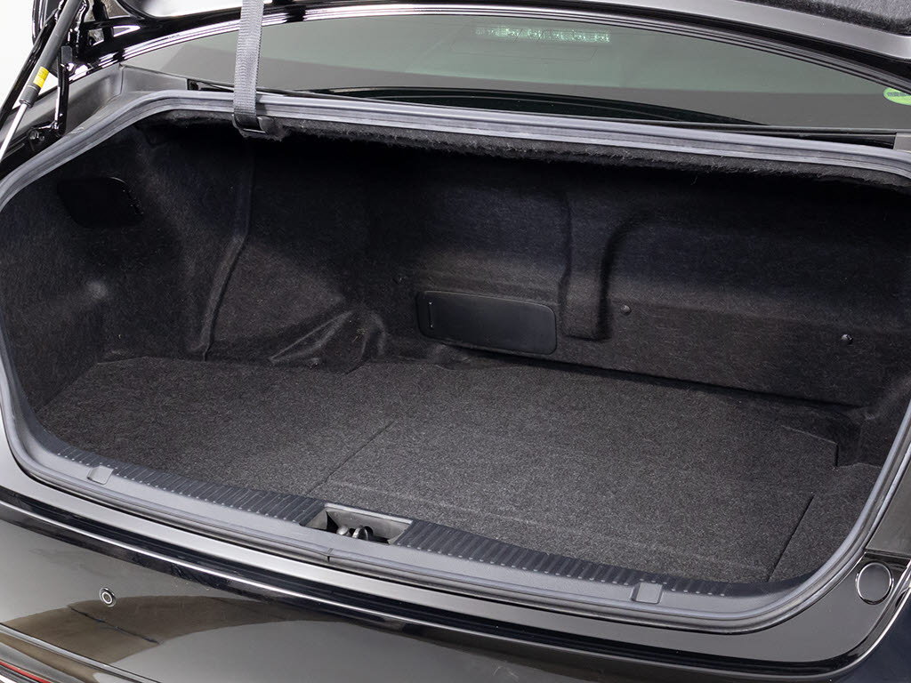 ＢＳＭ（ブラインドスポットモニタ）！隣の
車線を走る車両をレーダーで検知し、ドアミ
ラーでは確認しにくい後側方エリアに存在す
る車両に加えて、急接近してくる車両も検知
します。