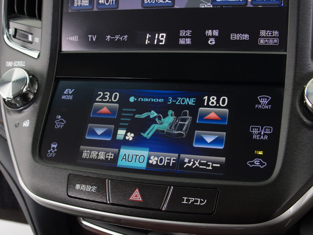 使いやすさや安全性を追求したステアリング
周り！高級車ゆえにスイッチ類が多いのも特
徴ですね！考え尽くされた配置ですぐに使い
こなす事が出来ますのでご安心下さい！是非
、体感してみて下さい！！