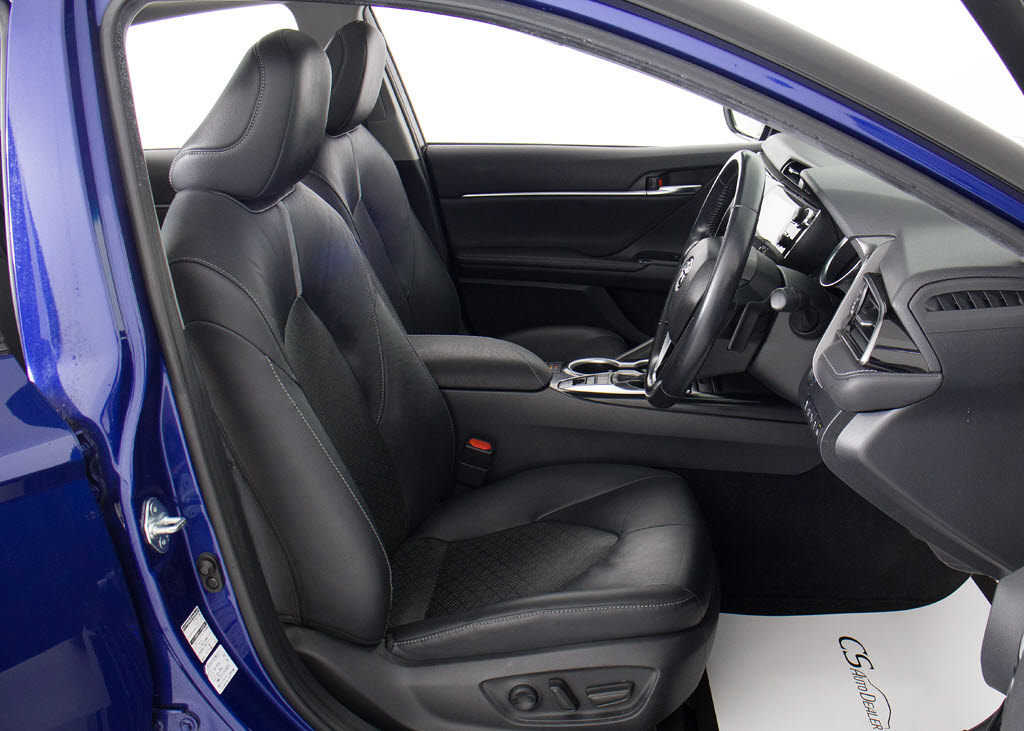 パワーシート装備！シート位置の微調整が電
動で可能となります！