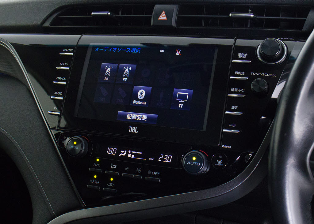 ★メーカーオプションの大画面ＳＤナビが装
備されています！地図情報の更新も出来ます
ので安心してお使い頂けます！