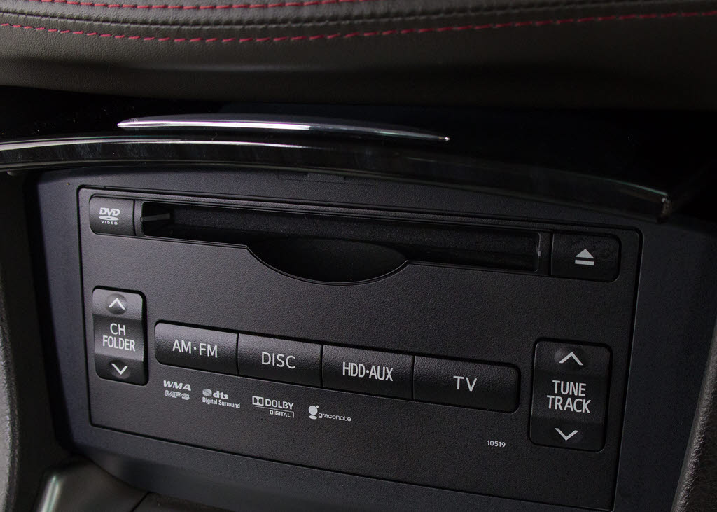 ＣＤはもちろんの事、ＤＶＤ再生も可能です
。フルセグ地デジにも対応しさらにＢｌｕｅ
ｔｏｏｔｈにも対応しております