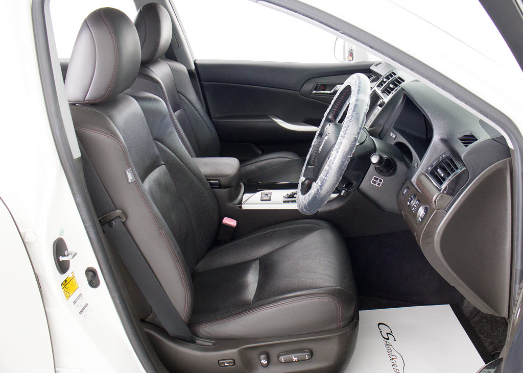 快適エアシート＆シートヒーターを装備して
います！高級車ならではの装備です！シート
が暖まる機能！シートから冷風が出る機能！
どちらも付いています！！寒い冬も、暑い夏
も快適にご乗車頂けます！！