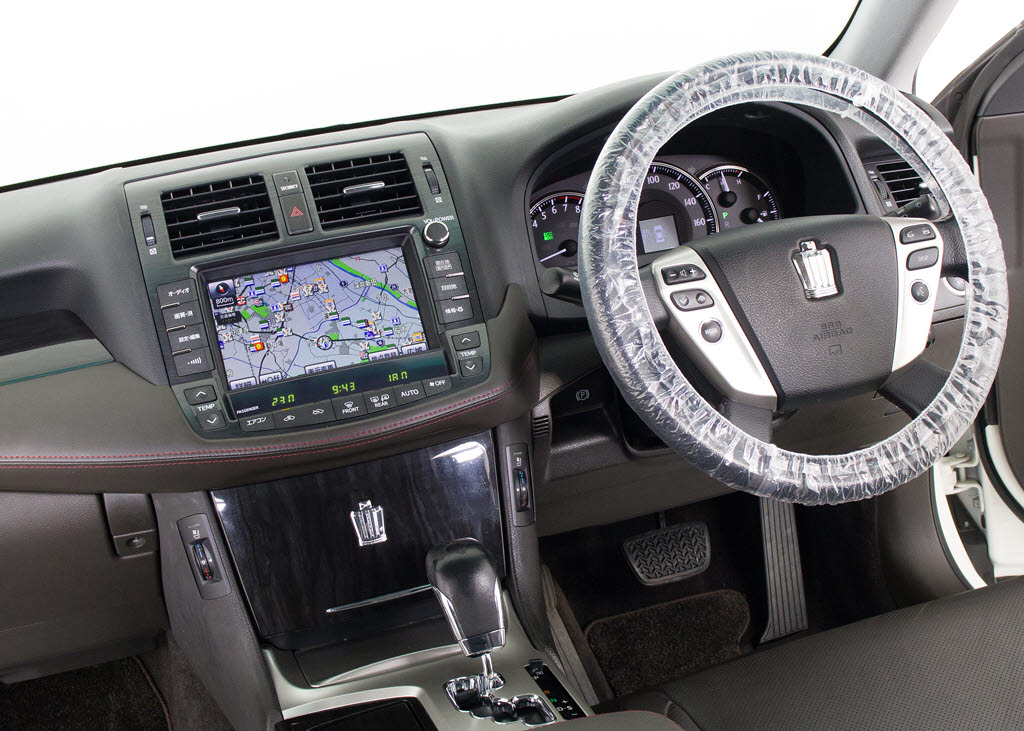 使いやすさや安全性を追求したステアリング
周り！高級車ゆえにスイッチ類が多いのも特
徴ですね！考え尽くされた配置ですぐに使い
こなす事が出来ますのでご安心下さい！是非
、体感してみて下さい！！