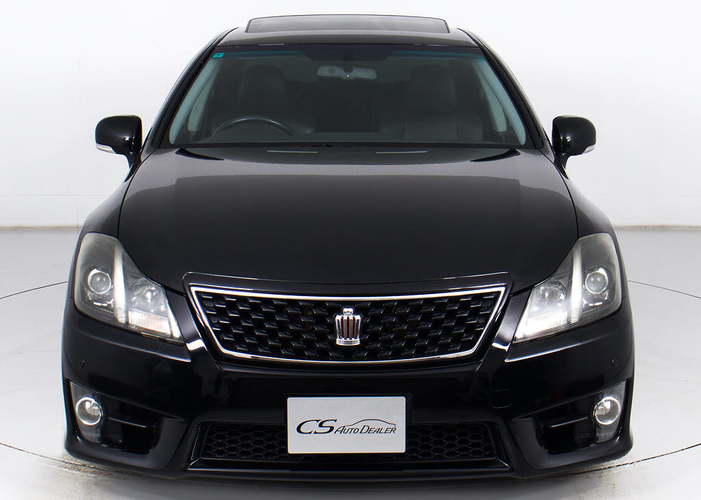 フロントビューの存在感をご覧ください！！
ヘッドライトは視界良好のライト、さらにフ
ォグライト搭載。デザイン性も高いのが特権
です。