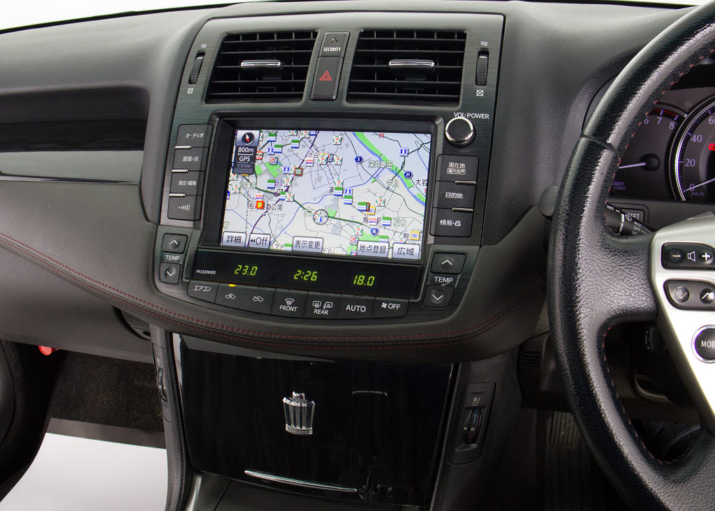 メーカー純正の大画面ＨＤＤナビが装備され
ています！操作も簡単！見やすい！純正だか
らこその使いやすさ！