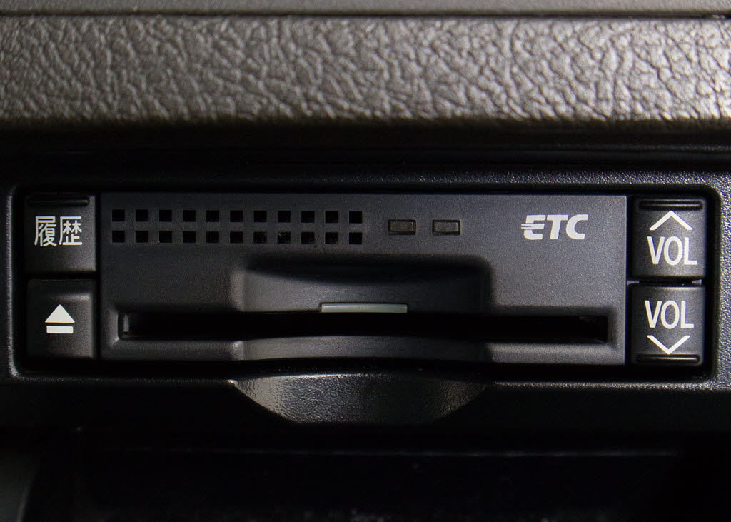 ★ＥＴＣが装備されています！！高速道路を
利用する際は必需品ですよね！！ストレス無
く料金所を通過出来ます！