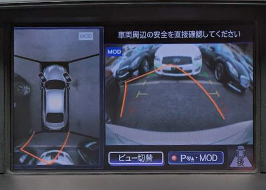 アラウンドビューモニターを装備！上から車
両を見下ろしたような映像をナビ画面に表示
できます。車両前後左右に搭載した４つのカ
メラ映像を継ぎ目なく合成！目視では見えな
い部分もリアルタイムで見れます。