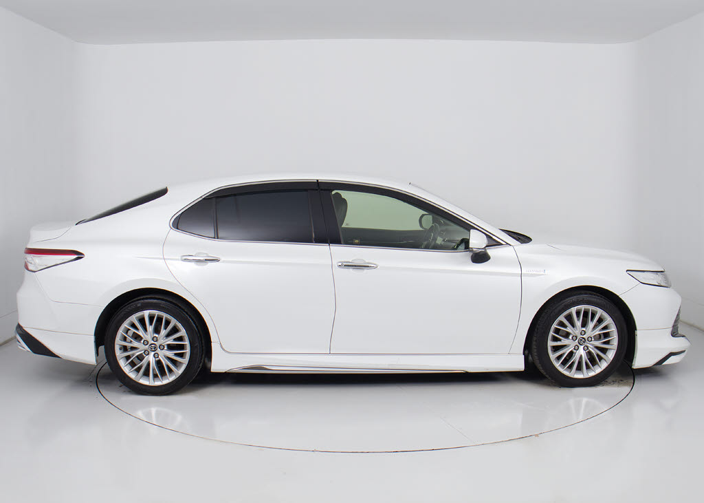 ★モデリスタフルエアロ装備！大人気の純正
エアロ！純正の良さを残しつつ上品な印象に
仕上がっております！