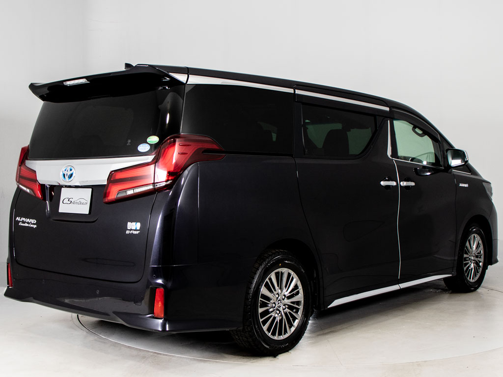 ★ﾘｱﾋﾞｭｰ★テールランプ加工、マフラー換装
等も承っております！