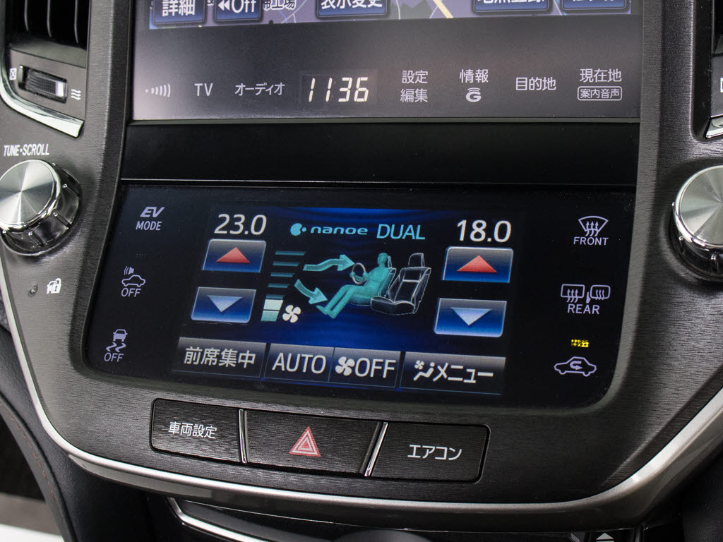 使いやすさや安全性を追求したステアリング
周り！高級車ゆえにスイッチ類が多いのも特
徴ですね！考え尽くされた配置ですぐに使い
こなす事が出来ますのでご安心下さい！是非
、体感してみて下さい！！
